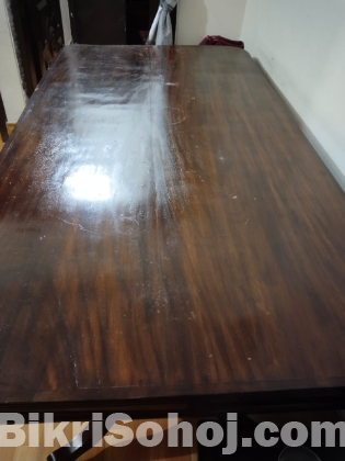 ডাইনিং টেবিল ও চেয়ার